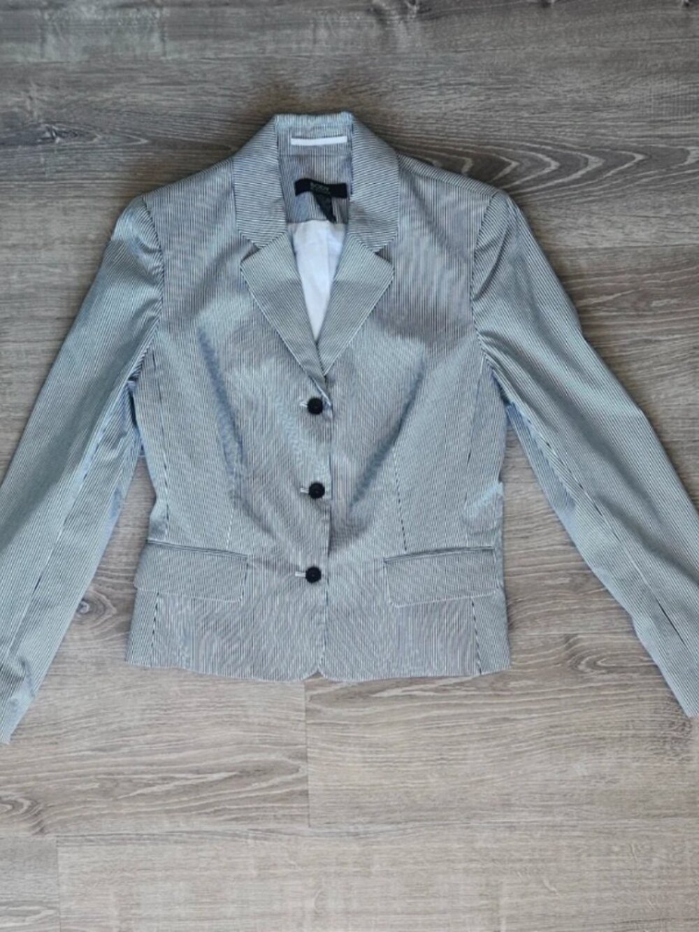 Fitted Jacket Blazer Navy Pinstripe Office Chic Preppy Quiet Luxury Old Money 8